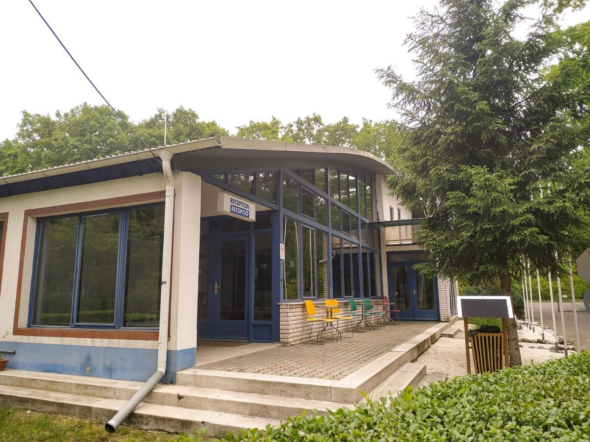 Dorcas Center&Camping Hotel Дебрецен Екстериор снимка